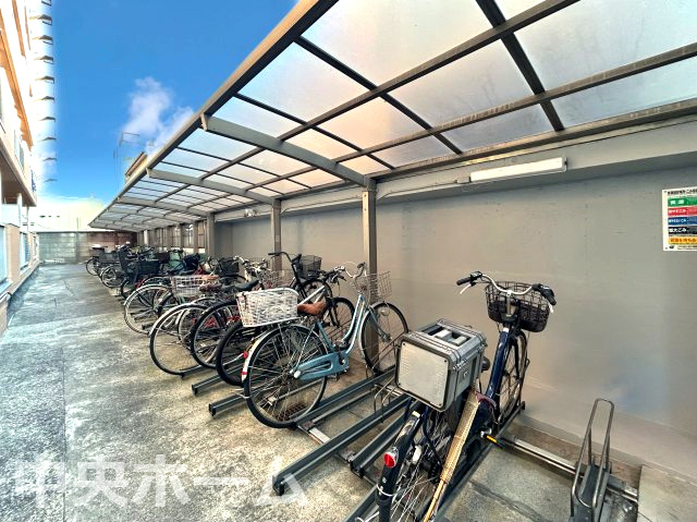 ハイム松江の駐輪場|【自転車置き場】最新の空き状況や費用などの詳細は担当スタッフまでお問い合わせください。