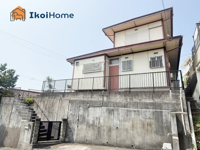 明石市東朝霧丘　中古戸建のエントランス|●年中無休：当日予約可●建物は昭和51年建築ですので、解体して建替え用地としてもご検討ください！