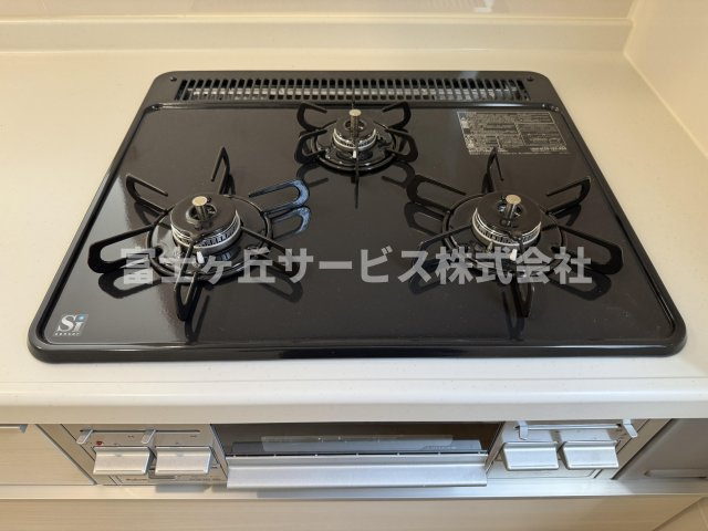 【その他】 | 藤枝市上当間 2期 新築一戸建て | 3口コンロがあります