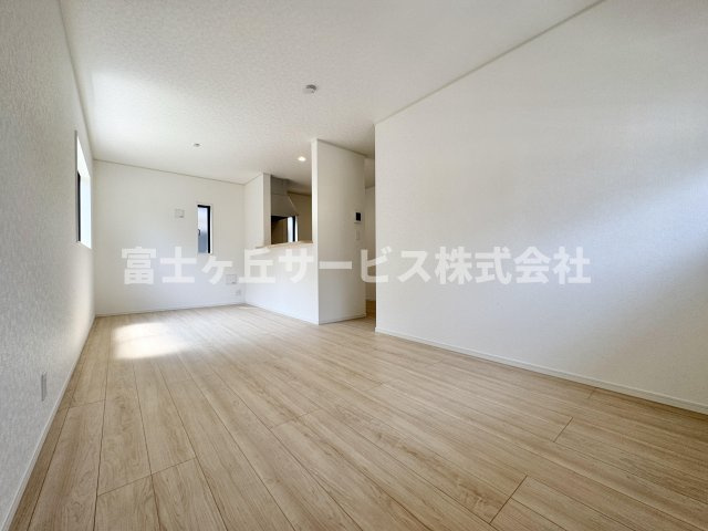 【居間・リビング】 | 藤枝市上当間 2期 新築一戸建て | リビングダイニングです