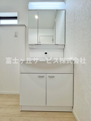 【独立洗面台】 | 藤枝市上当間 2期 新築一戸建て | 朝の身支度に便利な独立洗面台です