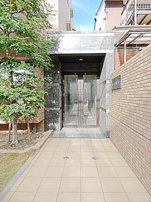 【エントランス】 | ステージ覚王山