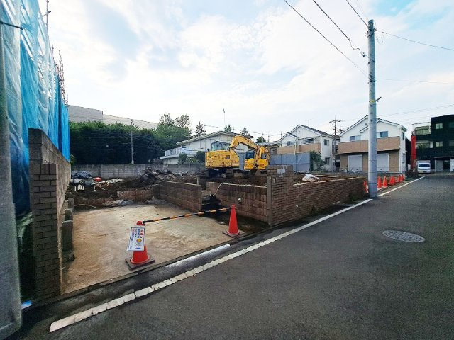 【外観】 | 東久留米市南沢5丁目　建築条件無売地　全4区画　(保谷店) | 商業施設や教育施設が近くに揃い生活便利な住環境。
