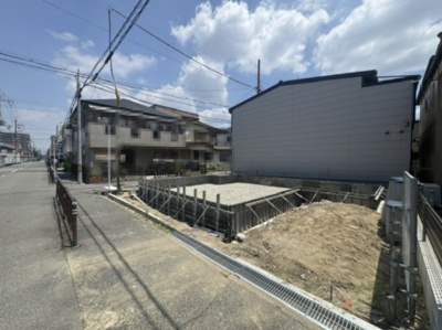 【外観】 | 堺市堺区海山町四丁1期 | カースペース1台分有(車種による)！物件に関するお問い合わせはお気軽にどうぞ。(2026年7月19日撮影)