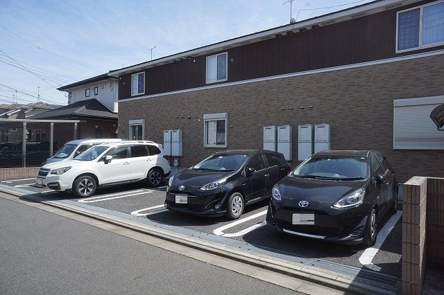 リアセジュールの駐車場