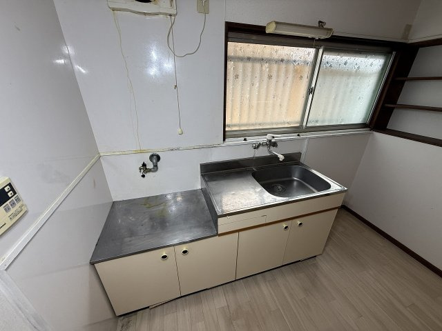 中曽司町戸建のキッチン