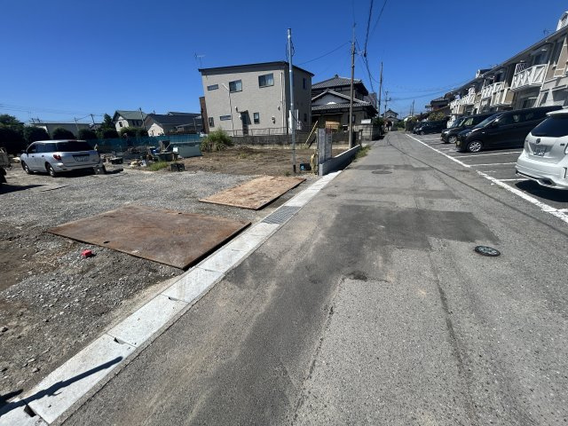 新築　佐波郡玉村町2期　1号棟の前面道路含む現地写真|現地写真　北側接道幅員約4.2ｍ			
	
