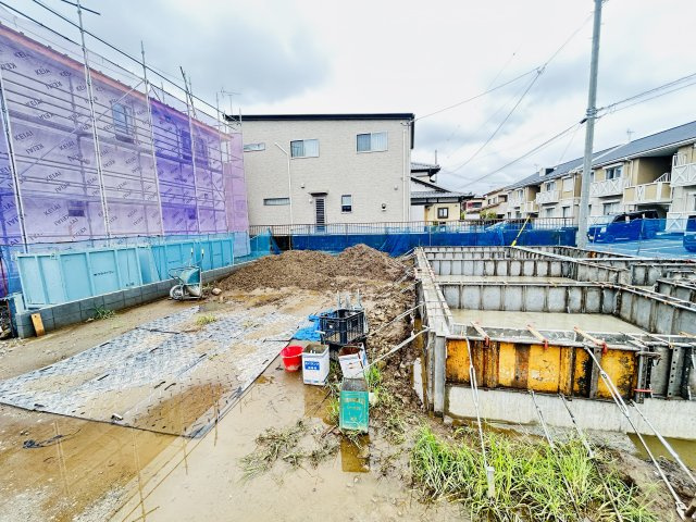 新築　佐波郡玉村町2期　1号棟の駐車場|現地写真　駐車スペースは3台分可能です！

