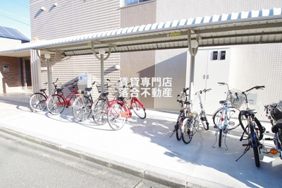【その他共用部分】 | メゾン　フォーリスト | 敷地内駐輪場完備