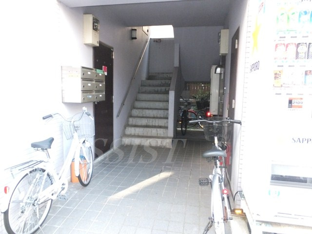 渋谷区本町４丁目の賃貸マンションのロビー