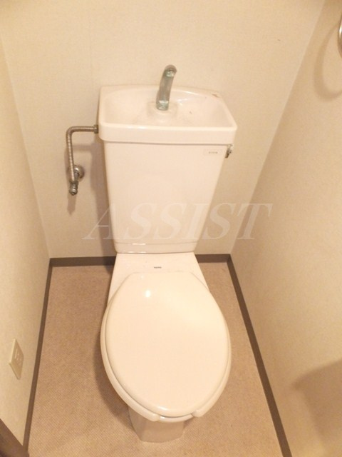 渋谷区本町４丁目の賃貸マンションのトイレ