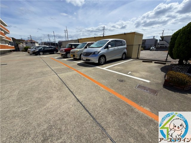カサグランデ藤江の駐車場