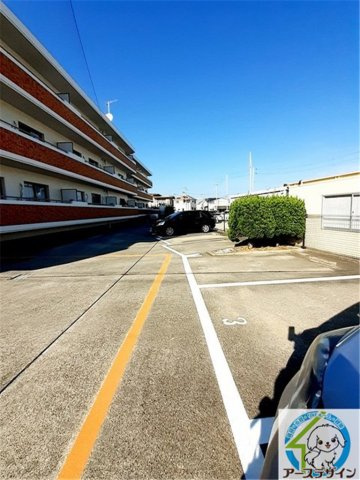 カサグランデ藤江の駐車場