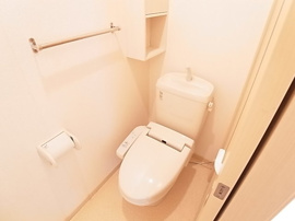 ゆったりとした空間のトイレです