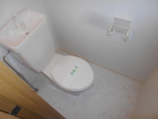 コンパクトで使いやすいトイレです