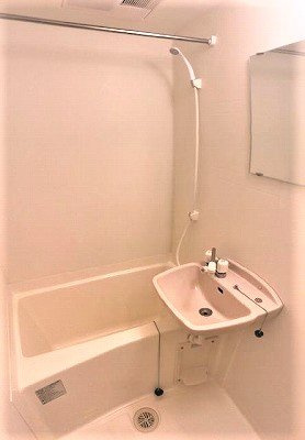 日々の疲れを癒すお風呂付です