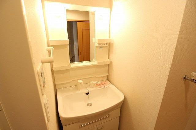 忙しい朝には欠かせない洗面所です