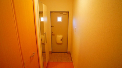 毎日通る玄関はこちらです