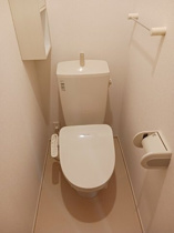 コンパクトで使いやすいトイレです