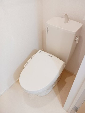 清潔感のあるトイレです