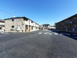 駐車場があるので、車を買う予定の方も安心です