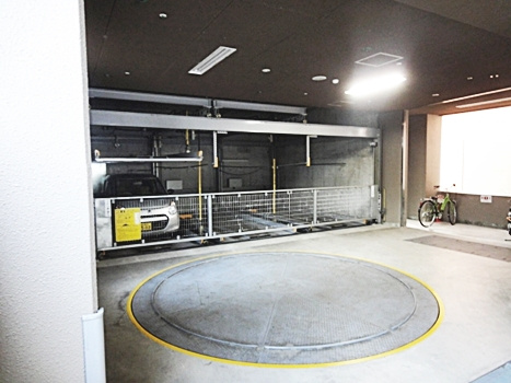 ロイヤルメゾン宝塚の駐車場|駐車場があります