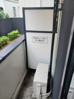 暖かな日差しのふりそそぐバルコニー