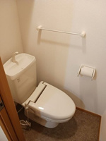 ゆったりとした空間のトイレです