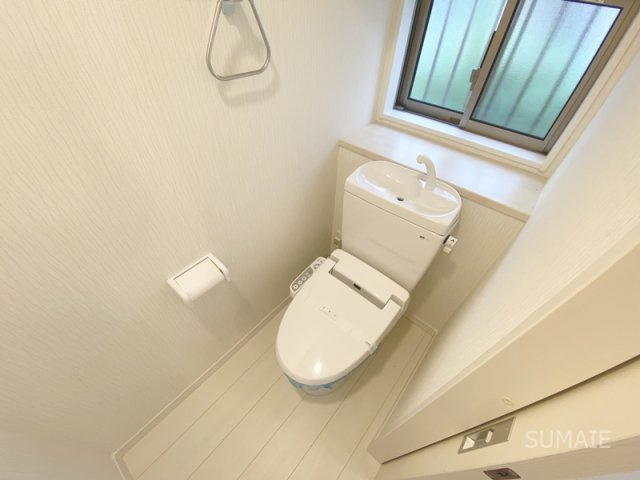グランソフィア堀の内のトイレ|窓付きで明るいトイレです！
