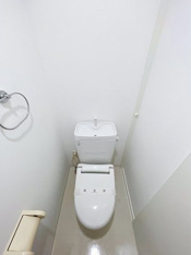 コンパクトで使いやすいトイレです