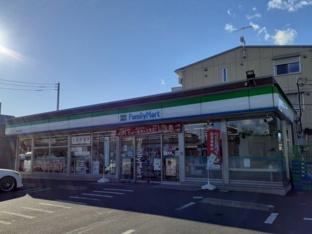 ファミリーマートまで270m
