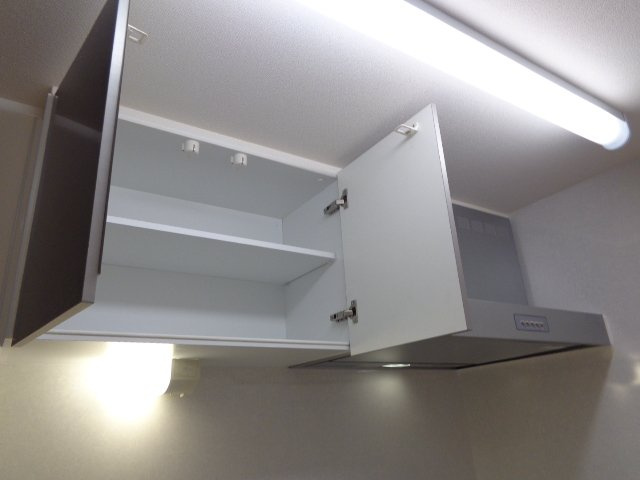 キッチン吊戸棚