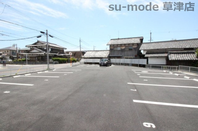 【駐車場】 | AXIA COURT | 車をお持ちの方に嬉しい駐車場付きの物件です