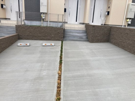 エスパス神村の駐車場