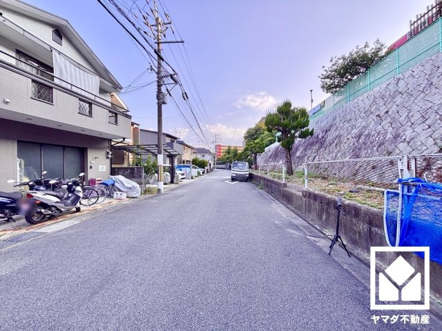 伏見区小栗栖中山田町の前面道路含む現地写真