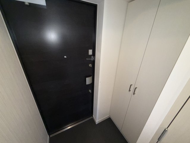 プレサンスKOBEティアラの玄関