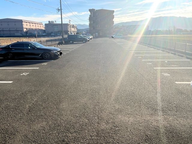 ドミールⅡの駐車場