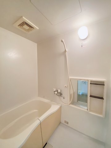 セフィラ・Dの浴室|別部屋同一間取りのお写真となります。