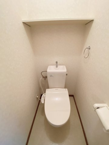 セフィラ・Dのトイレ|別部屋同一間取りのお写真となります。