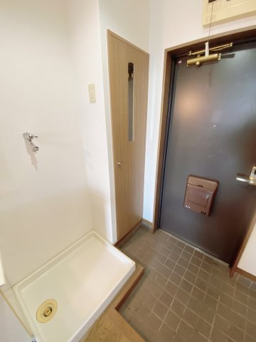 セフィラ・Dの玄関|別部屋同一間取りのお写真となります。