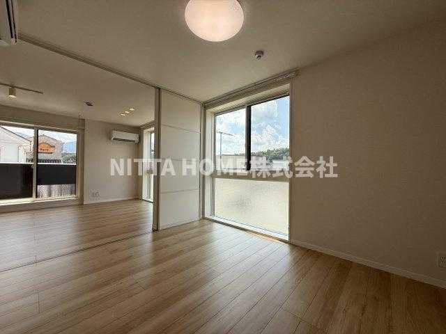 ブルジェオン駅南の居間・リビング|ゆったりと過ごせるお部屋ですね◆