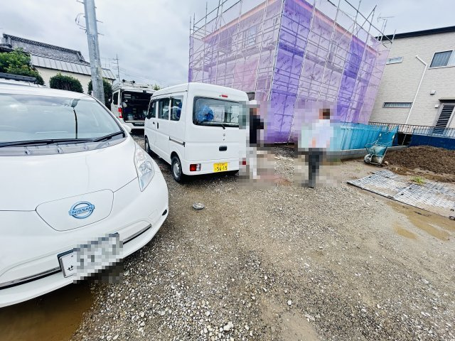 新築　佐波郡玉村町福島2期　3号棟の駐車場|現地写真　駐車スペースは3台分可能です！

