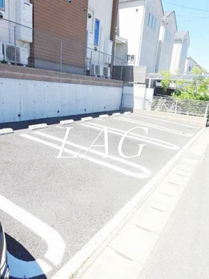 【その他共用部分】 | グラン | 駐車場です。