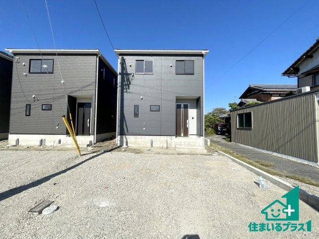 ★東近江市五個荘簗瀬町　第3期　新築一戸建ての駐車場|2台分の駐車スペース有り！急な来客でも安心です！