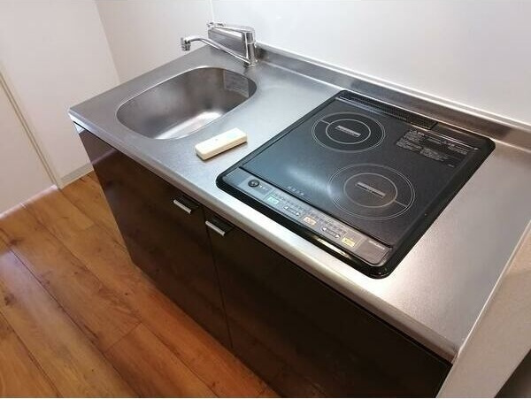 ロイスグラン神戸下沢通のキッチン|同物件別部屋写真