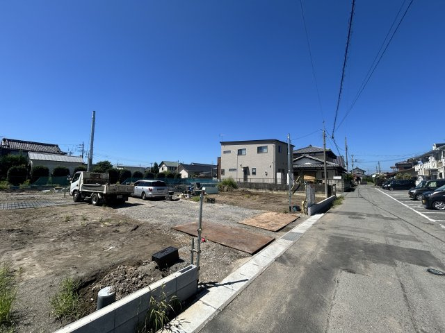新築　佐波郡玉村町福島2期　4号棟の前面道路含む現地写真|現地写真　北側接道幅員約4.2ｍ			
	