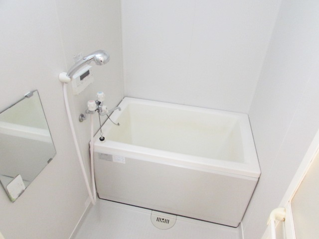 ファミール仁川Ⅳの浴室