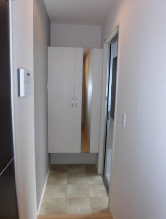D-room古国府の玄関