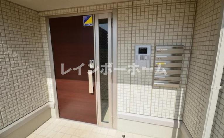 ラ　フロールのエントランス|同物件別号室参考写真です。