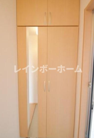 ラ　フロールの玄関|同物件別号室参考写真です。